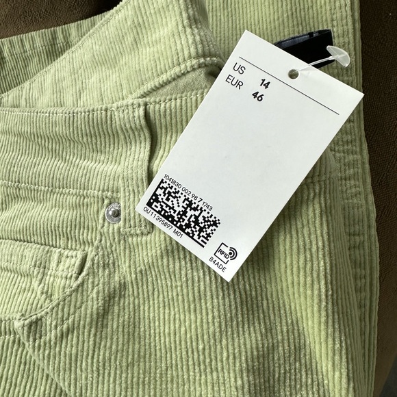 Wide Leg Corduroy Pants - Picture 4 of 4